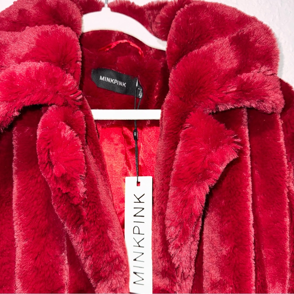 MINKPINK Kimora Dark Red Faux Fur Coat Jacket S Cozy
Glam Old Money Regencycore - Picture 3 of 5